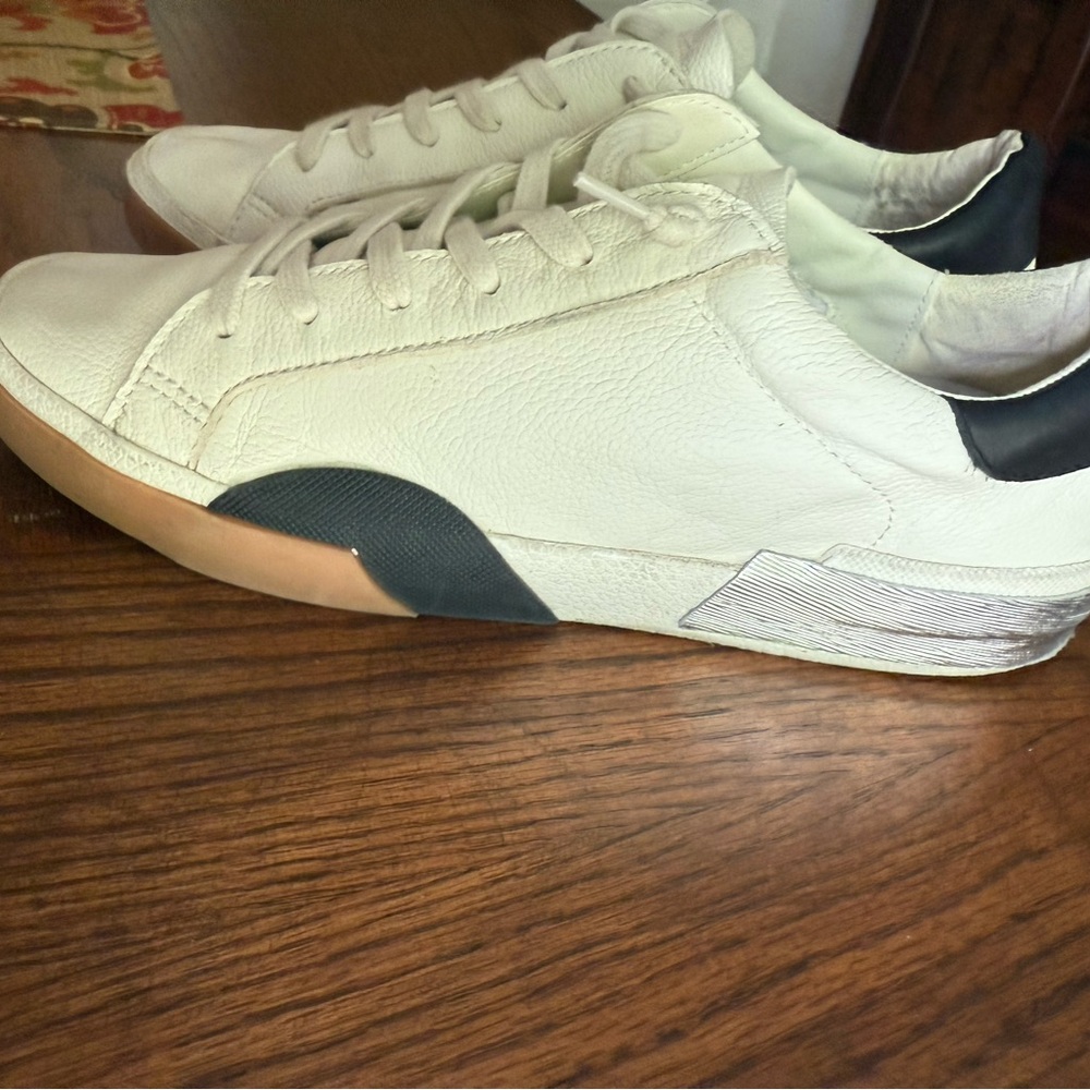Stylish White and Black Men's Sneakers